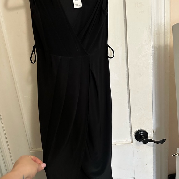 Sexy black dress with tags - Picture 2 of 2